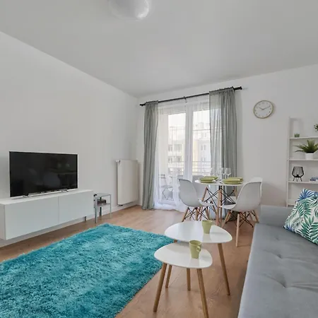 Cozy Klimasa With Balcony In By Renters Apartmán