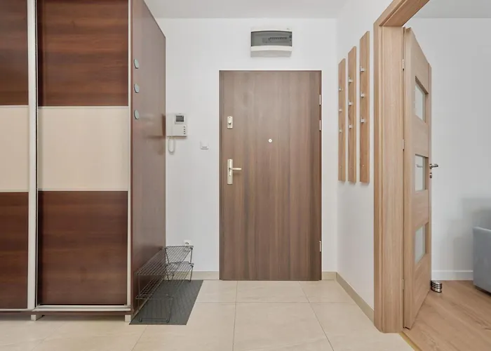 Cozy Klimasa With Balcony In By Renters Lejlighed *