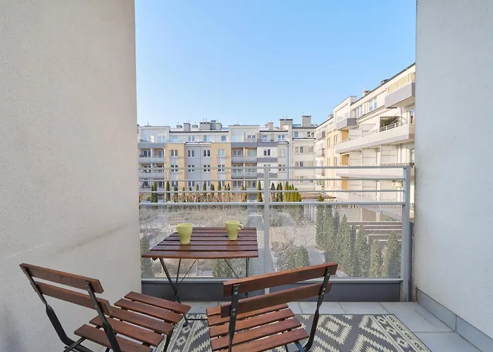 Cozy Klimasa With Balcony In By Renters Lejlighed *